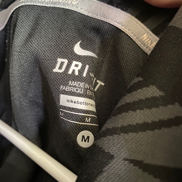 Nike Pro Women’s Dri-Fit Half Zip Athletic Jacket Black and Grey Pattern Size M - Picture 6 of 6